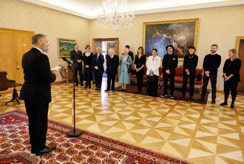 Predsednica republike je priredila kosilo v čast letošnjima Prešernovima nagrajencema in nagrajencem Prešernovega sklada.