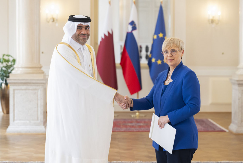 Novoimenovani izredni in pooblaščeni veleposlanik Države Katar Jassim Yaaqob Y. A. Al-Hamad je predsednici republike predal poverilno pismo.
