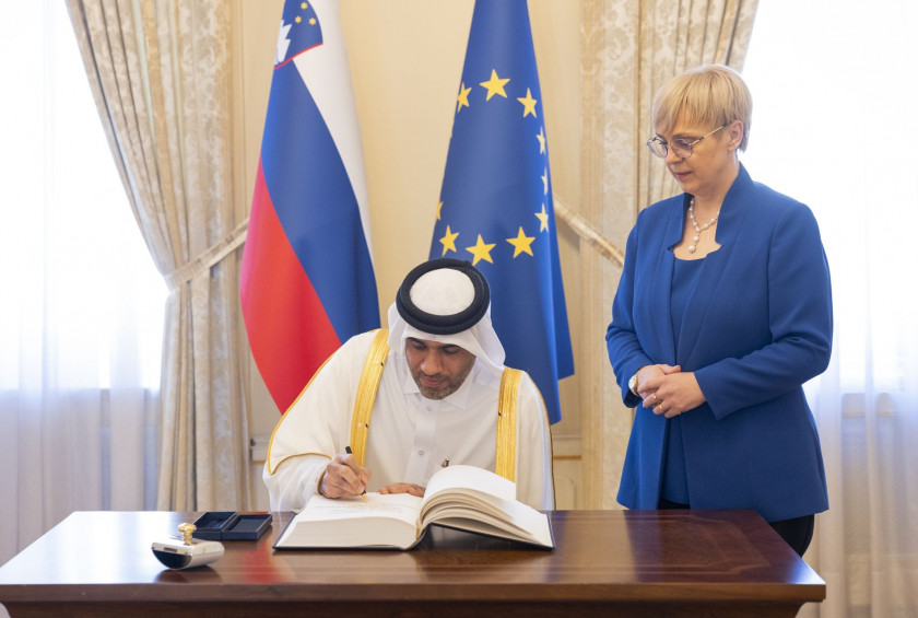 Novoimenovani izredni in pooblaščeni veleposlanik Države Katar Jassim Yaaqob Y. A. Al-Hamad je predsednici republike predal poverilno pismo.