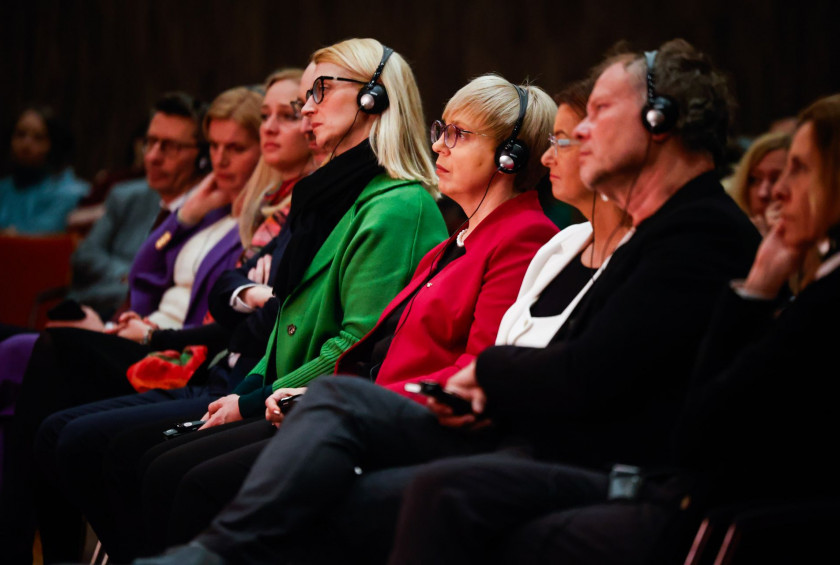 Okrogla miza »Ženske v prizadevanjih za mir na Bližnjem vzhodu«.