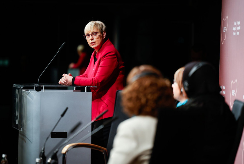 Okrogla miza »Ženske v prizadevanjih za mir na Bližnjem vzhodu«.