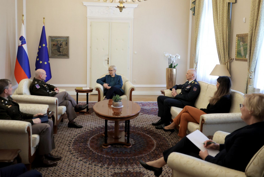 Predsednica republike je sprejela generala Christopherja Cavolija, vrhovnega poveljnika zavezniških sil Nata v Evropi.