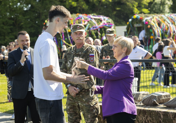 Tradicionalna seznanitev z vojaško obveznostjo v Beltincih.