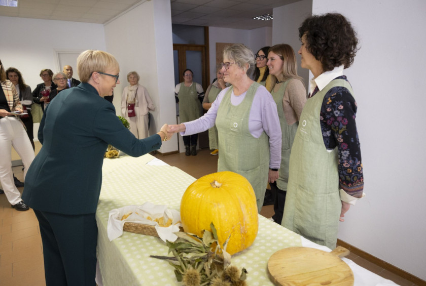 Srecanje z beneski zenskami 1