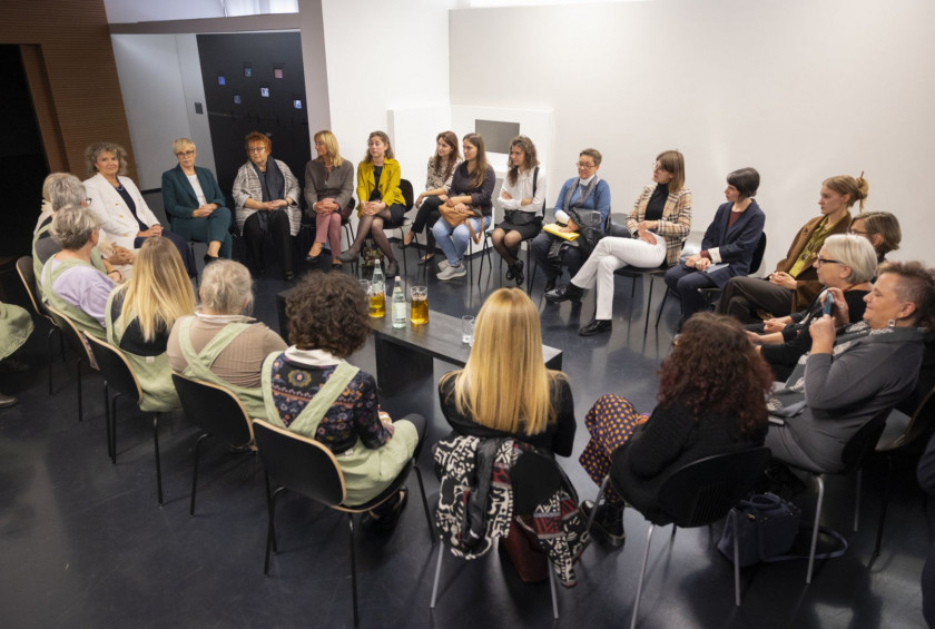 Srecanje z beneskimi zenskami