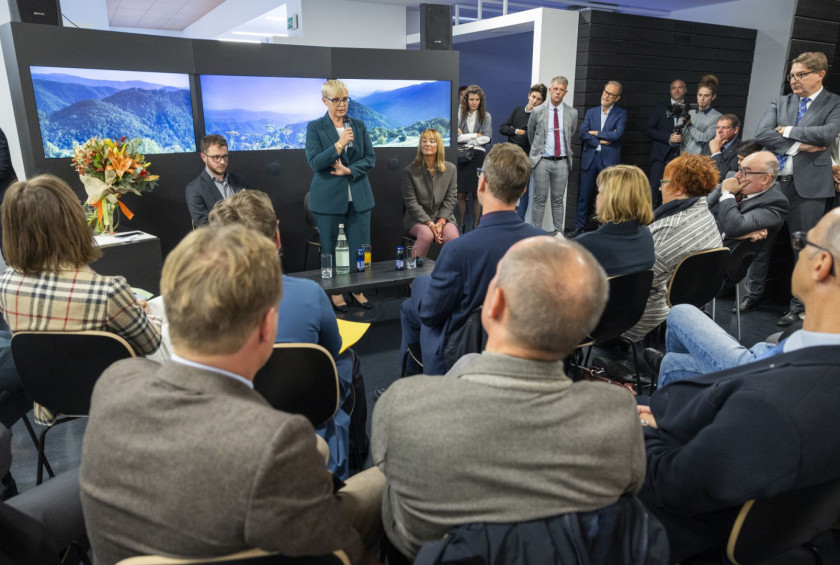 srecanje s predstavniki slovenskih drustev