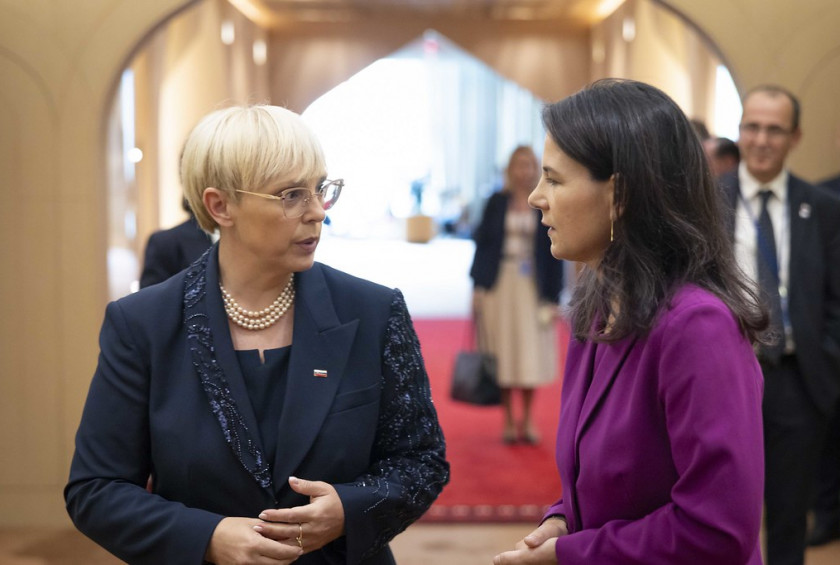 54807842270 2e72b702de b