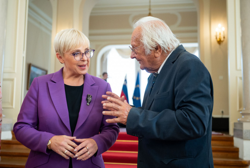 PREDSEDNICA Z GABRIJELCICEM