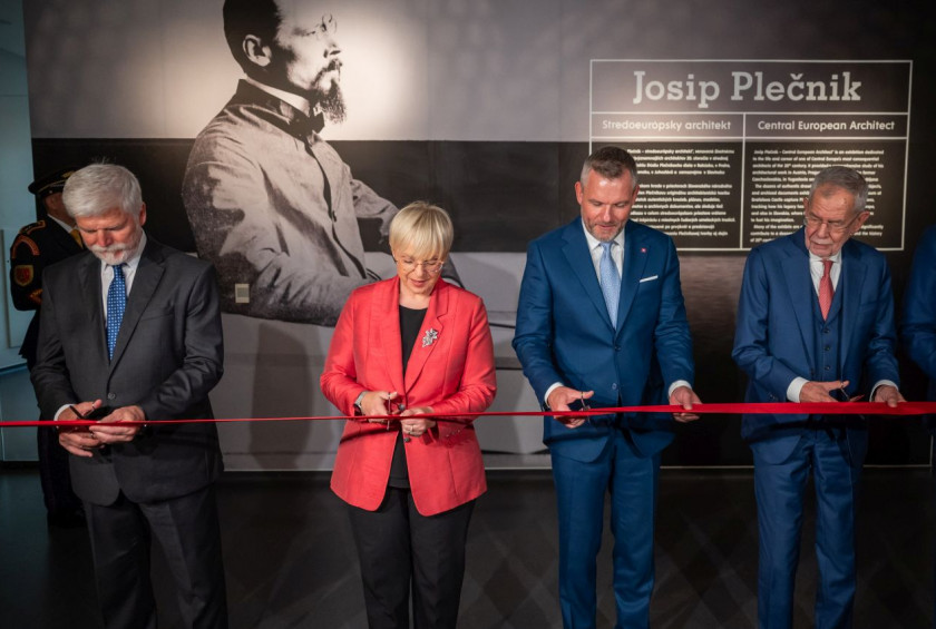 Prerez traku ob odprtju razstave