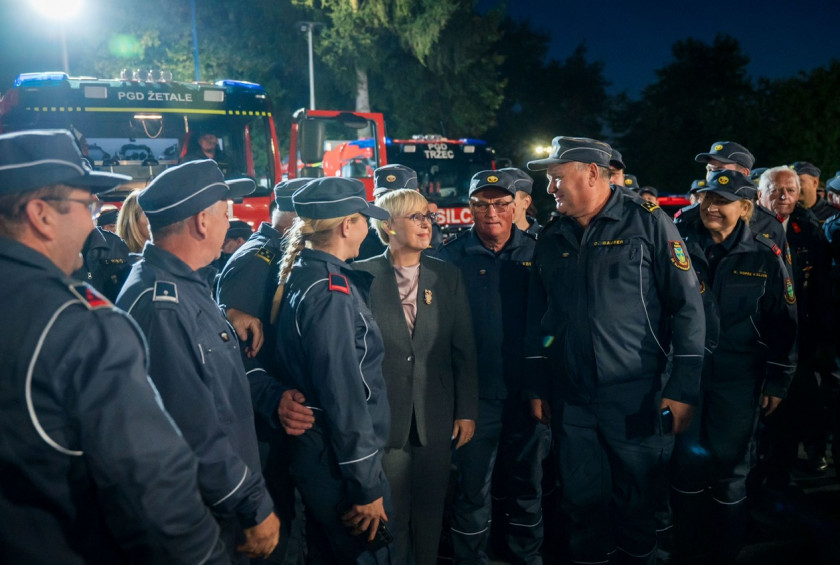 predsednica z gasilci