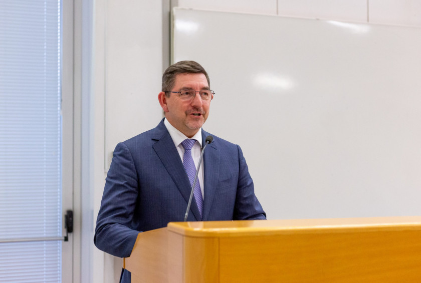 Mlada Akademija 30let 24 11 25 Studio Zelezna Helena Balaz 8 scaled