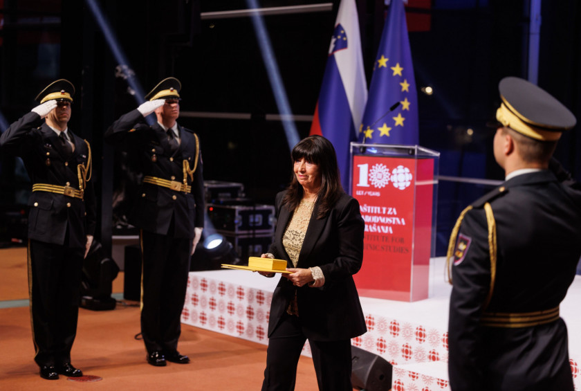 direktorica odhaja z Zlatim redom za zasluge