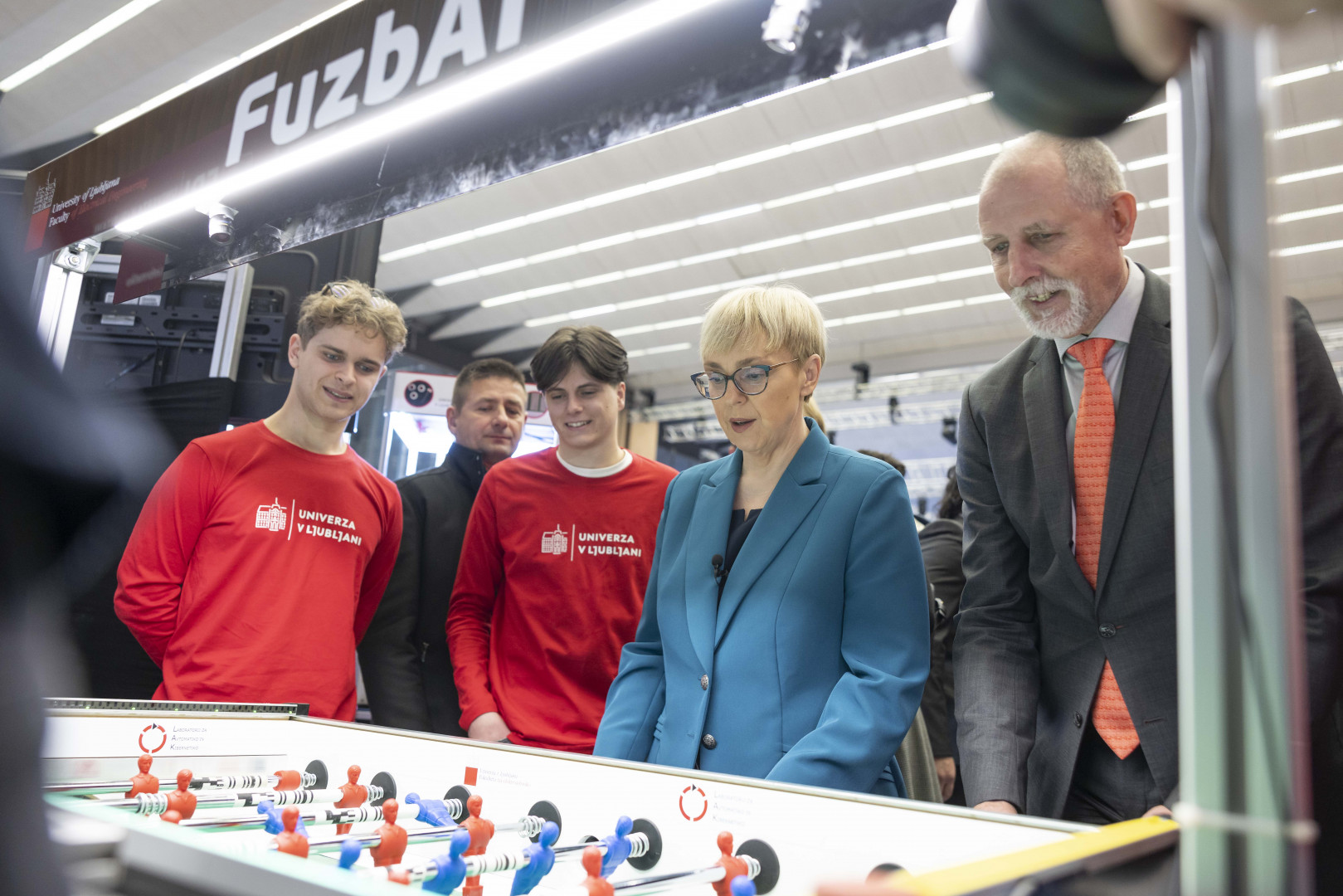 Predsednica igra ročni nogomet