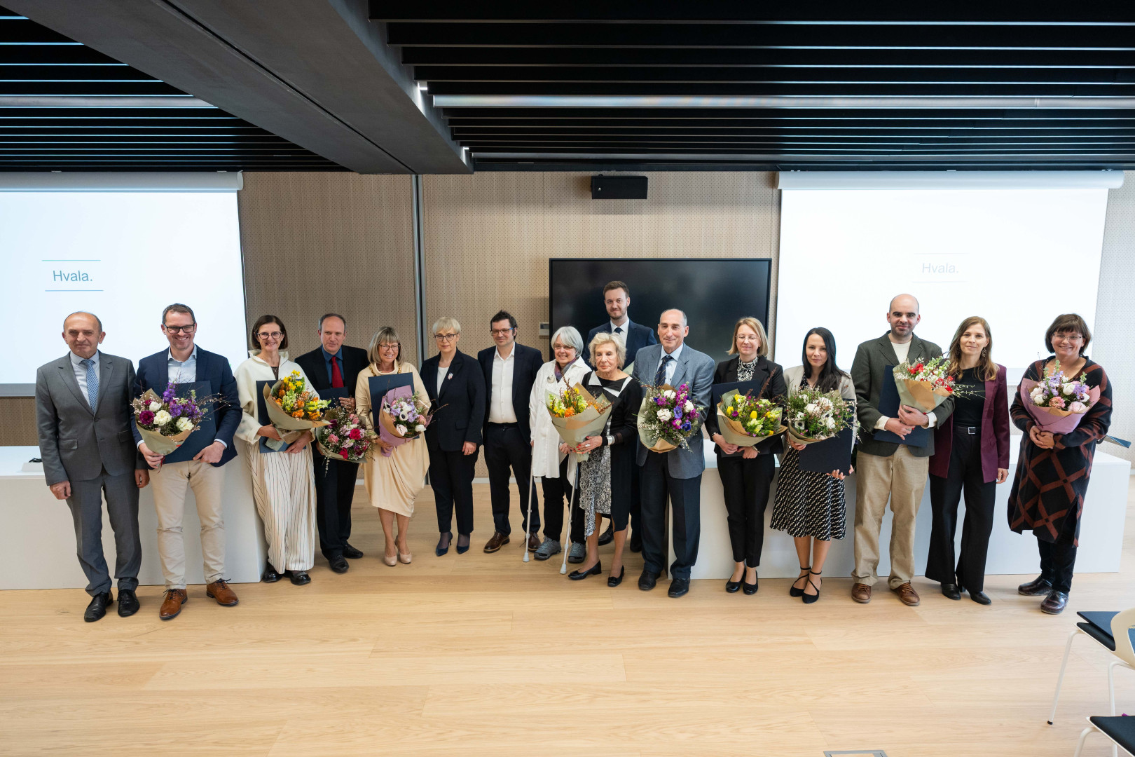 Predsednica s prejemniki nagrad Miroslava Zeia na NIB.