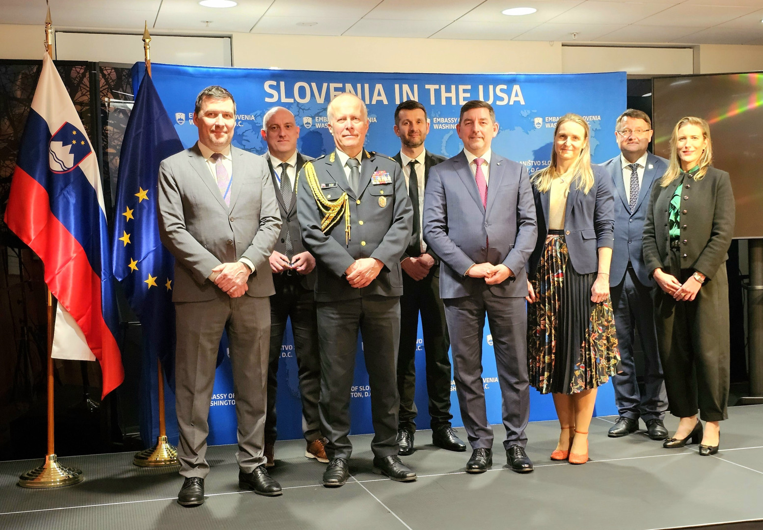 Dr. Musar s predstavniki Slovencev v ZDA.