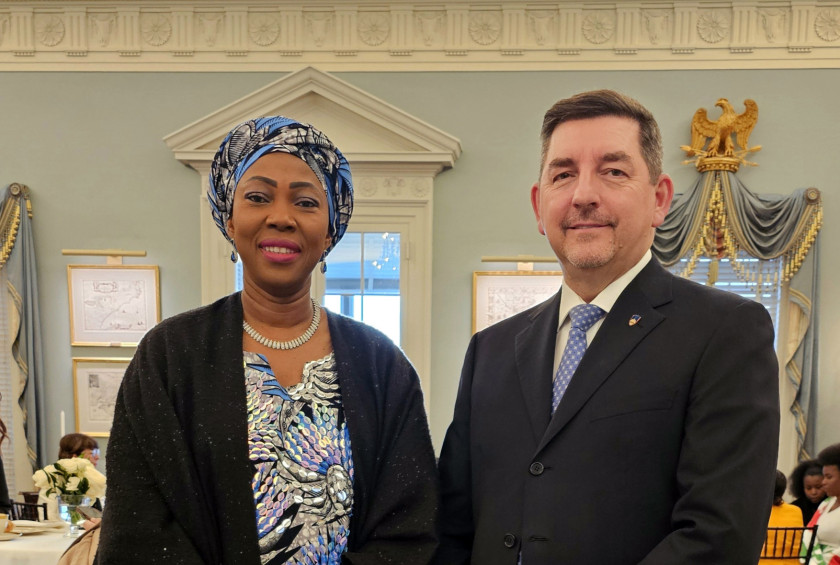 Fotografija prvega soproga in prvih soprog