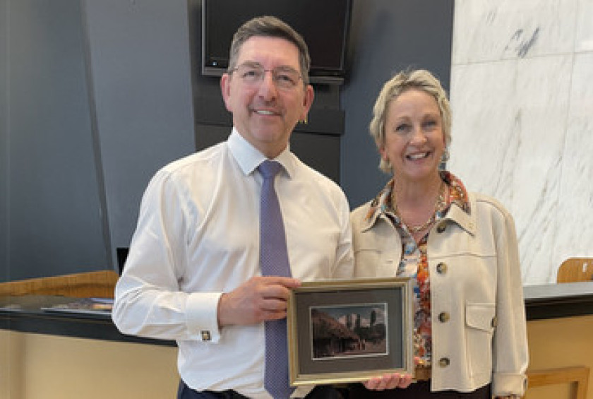 Fotografija prvega soproga in prvih soprog.