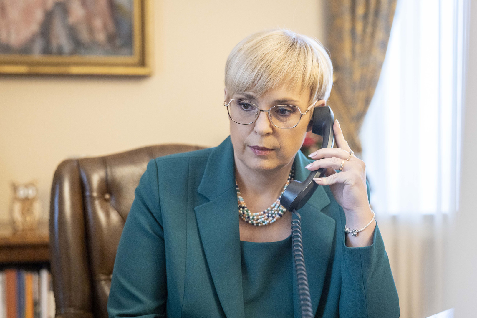 Predsednica  republike s predsednikom Združenih arabskih emiratov Mohamedom bin Zayed Al Nahyanom in emirjem Katarja Tamimum bin Hamad Al Thanijem spregovorila o nedavnih napadih, ki so prizadeli njuni državi.