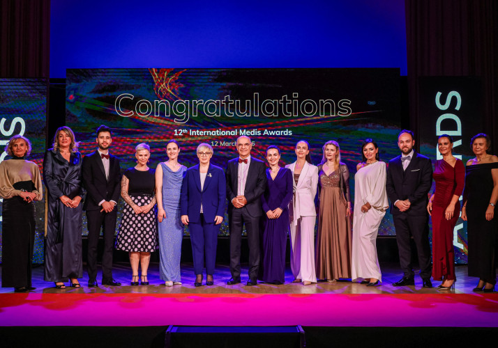 Prejemniki 12. mednarodnih nagrad Medis za izjemne raziskovalne dosežke v medicini in farmaciji.