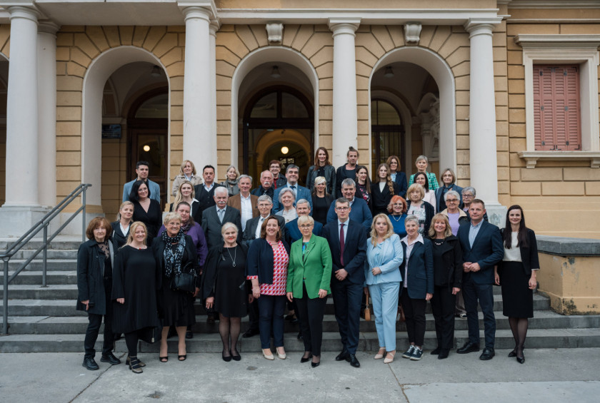 Skupinska fotografija.