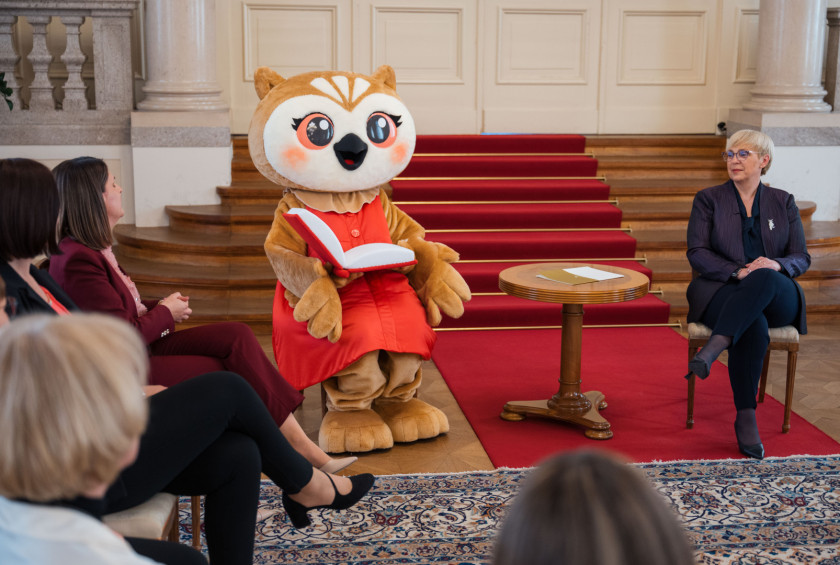 Predsedica republike in Sovica Karla. 