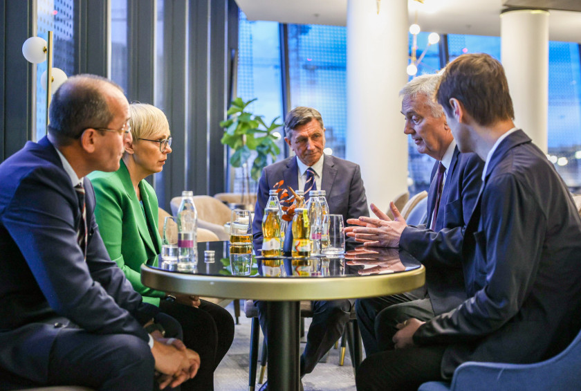 Predsednica se je v družbi nekdanjega predsednika Pahorja udeležila srečanja Prijateljev Zahodnega Balkana.