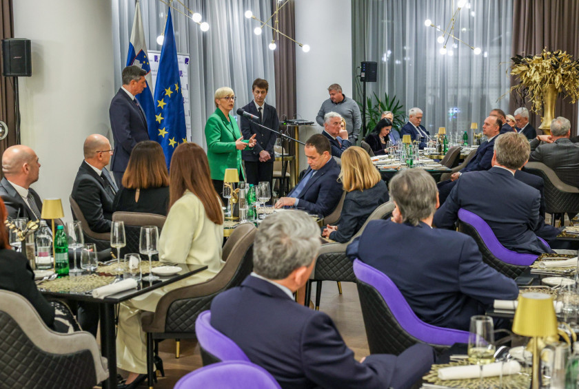 Predsednica se je v družbi nekdanjega predsednika Pahorja udeležila srečanja Prijateljev Zahodnega Balkana.