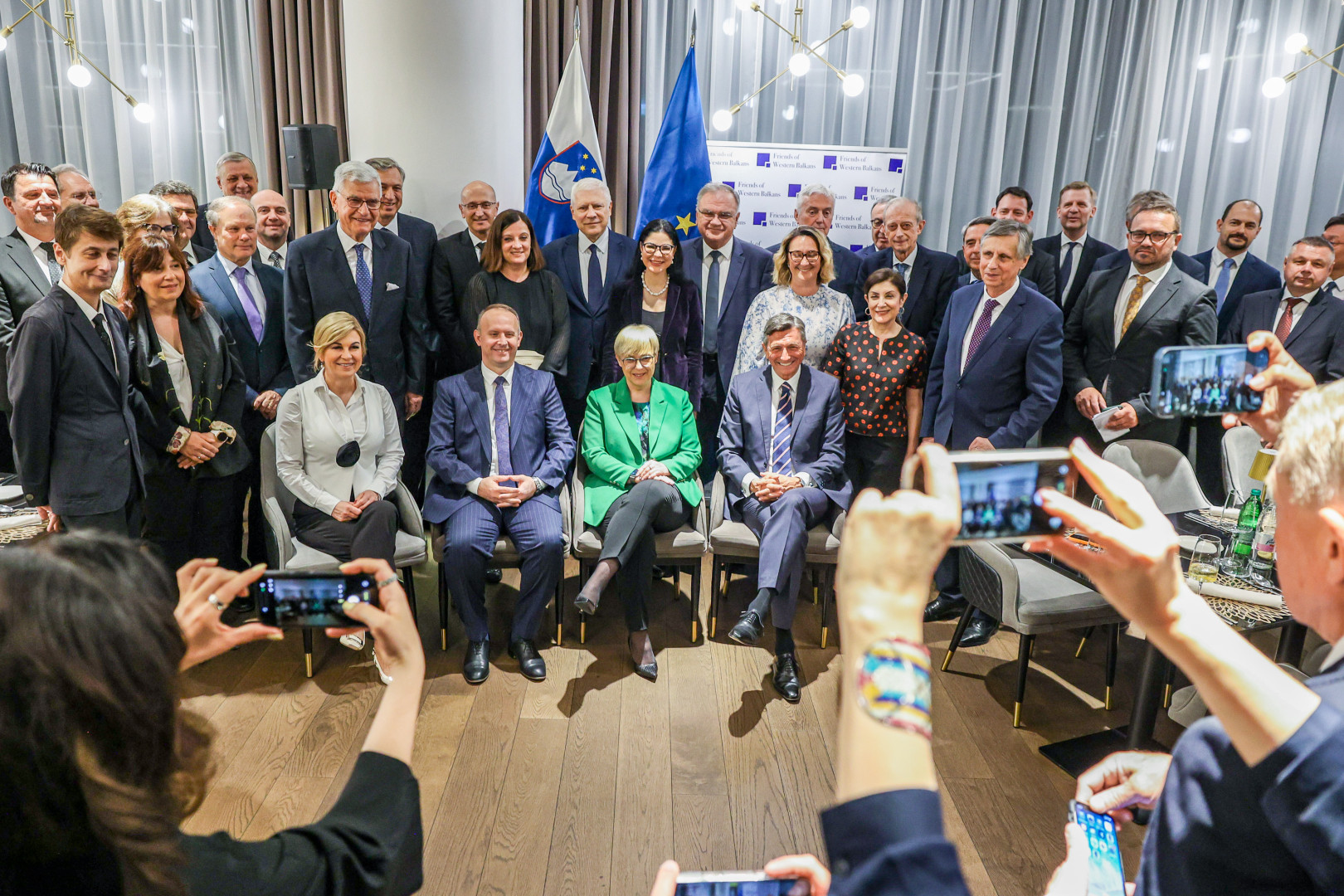 Predsednica se je v družbi nekdanjega predsednika Pahorja udeležila srečanja Prijateljev Zahodnega Balkana.