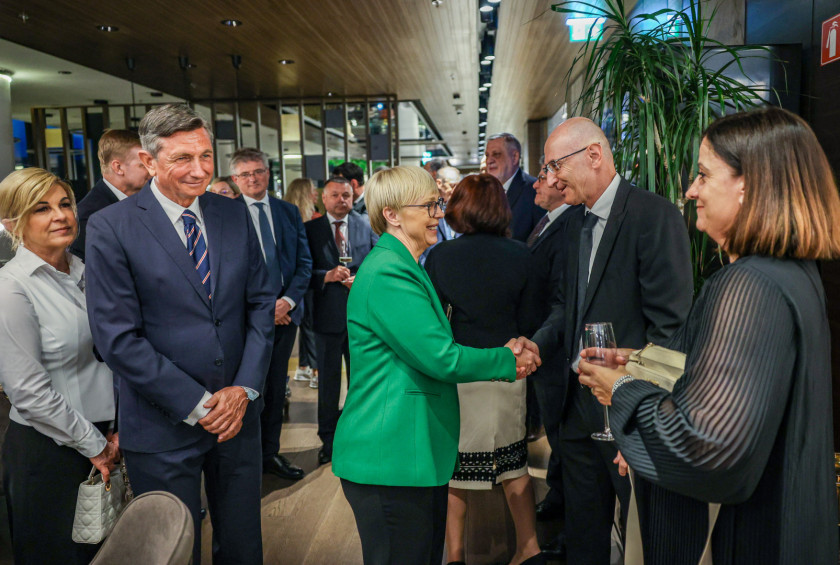 Predsednica se je v družbi nekdanjega predsednika Pahorja udeležila srečanja Prijateljev Zahodnega Balkana.