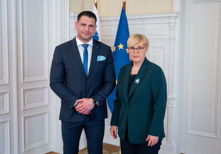 Predsednik Državnega zbora RS in predsednica republike.