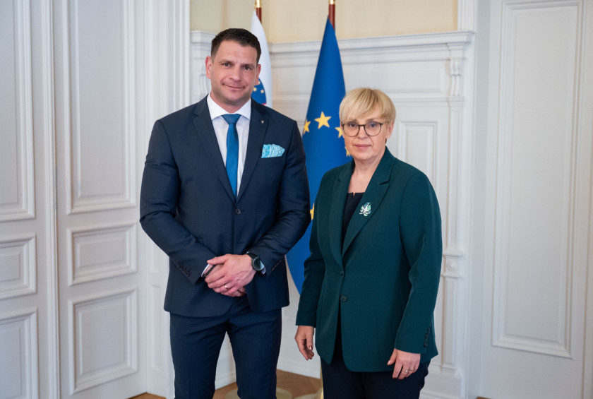Predsednik Državnega zbora RS in predsednica republike.