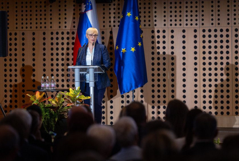 Predsednica republike med govorom.