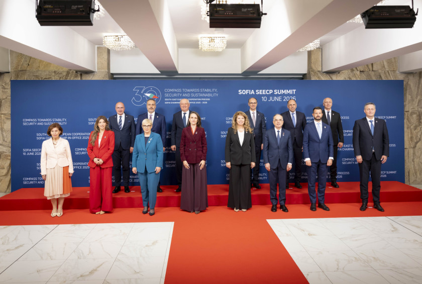 Skupinska fotografija voditeljev vrha SEECP.