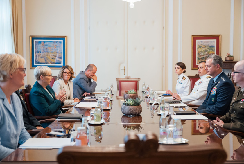 Sprejem vrhovnega poveljnika zavezniških sil za Evropo generala Alexusa G. Grynkewicha.