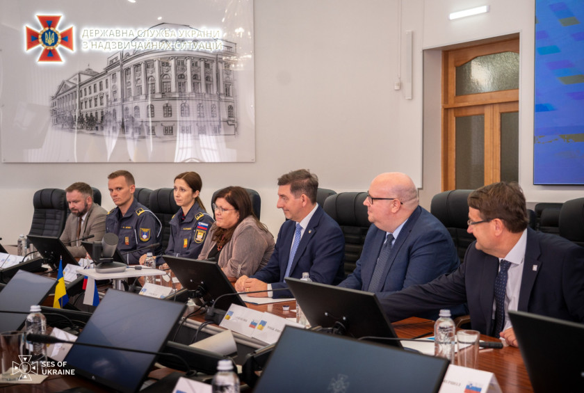 Pogovori delegacij na sedežu v Kijevu.
