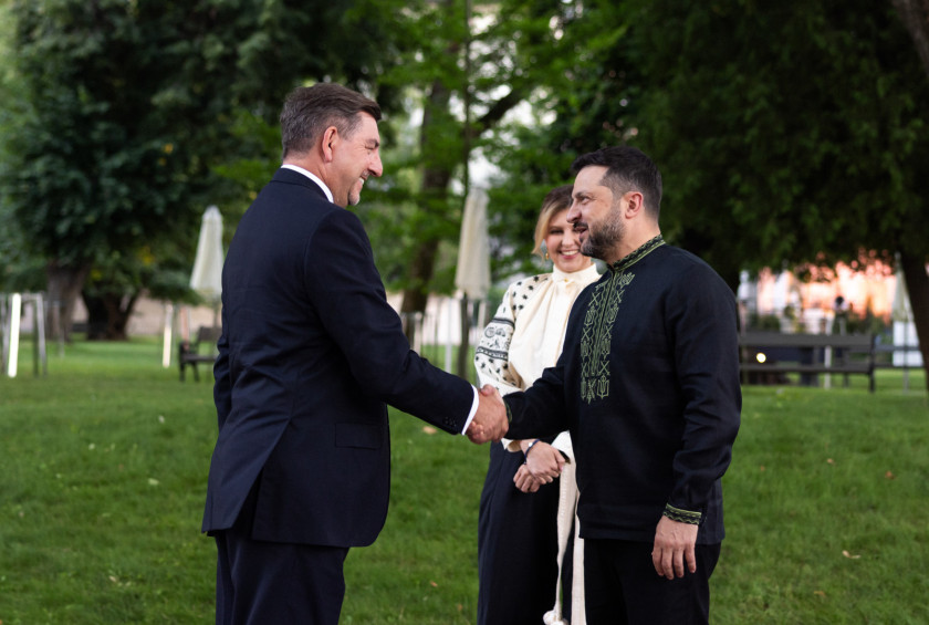 Soprog se rokuje z Ukrajinskim predsednikom Zelenskim