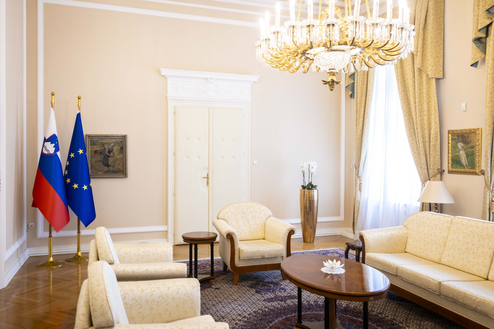 Salon Jožeta Pučnika.