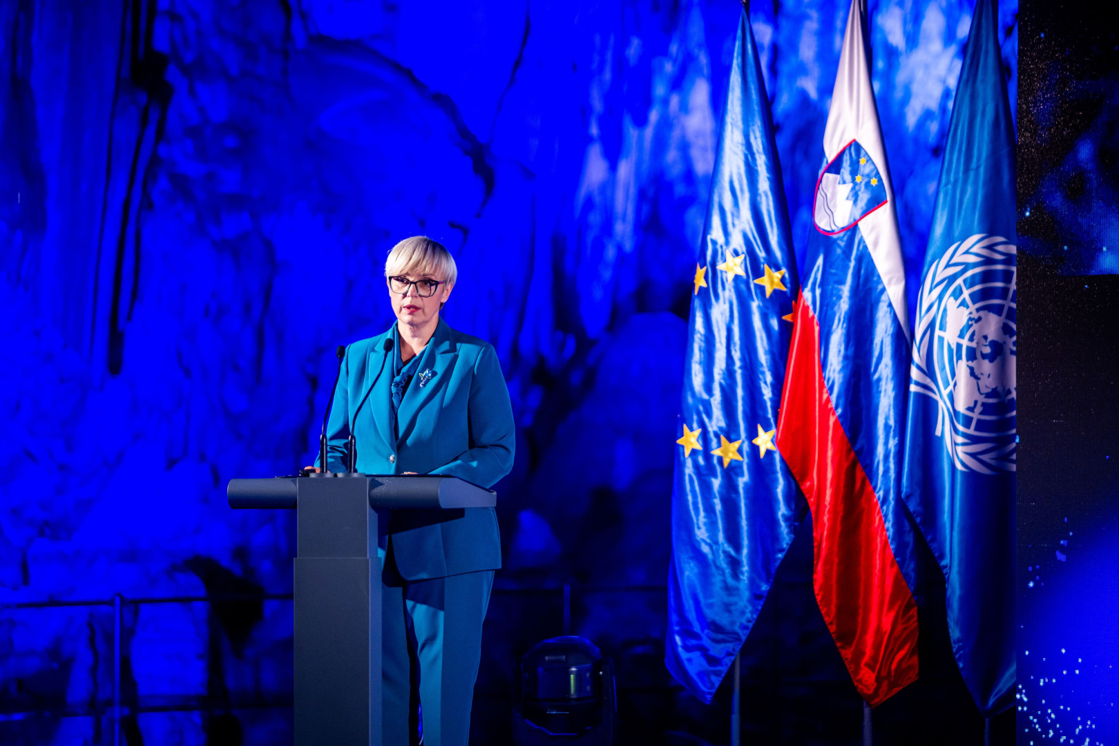 Predsednica republike med govorom na 1. obeležitvi UNESCO-vega mednarodnega dne jam in Krasa. 