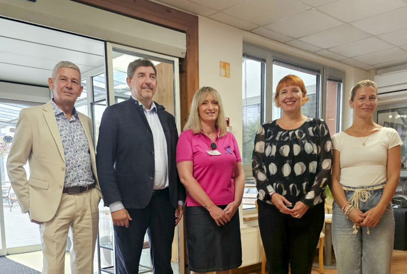 Dr. Aleš Musar s predstavnicami in predstavnikom DSO Fužine.