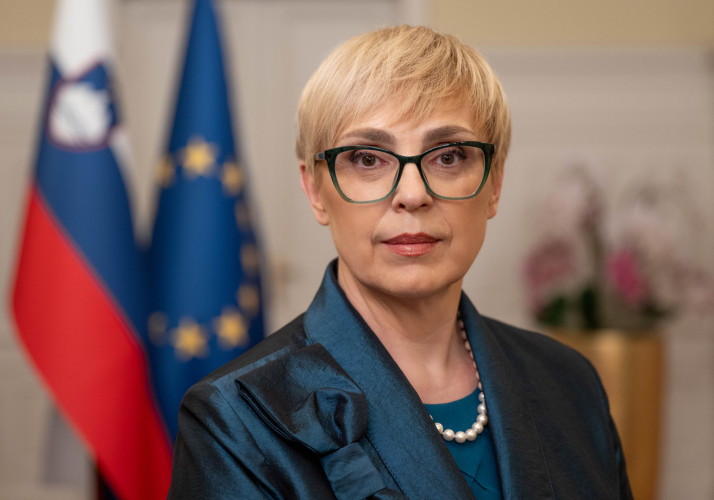 Portret predsednice republike Nataše Pirc Musar.