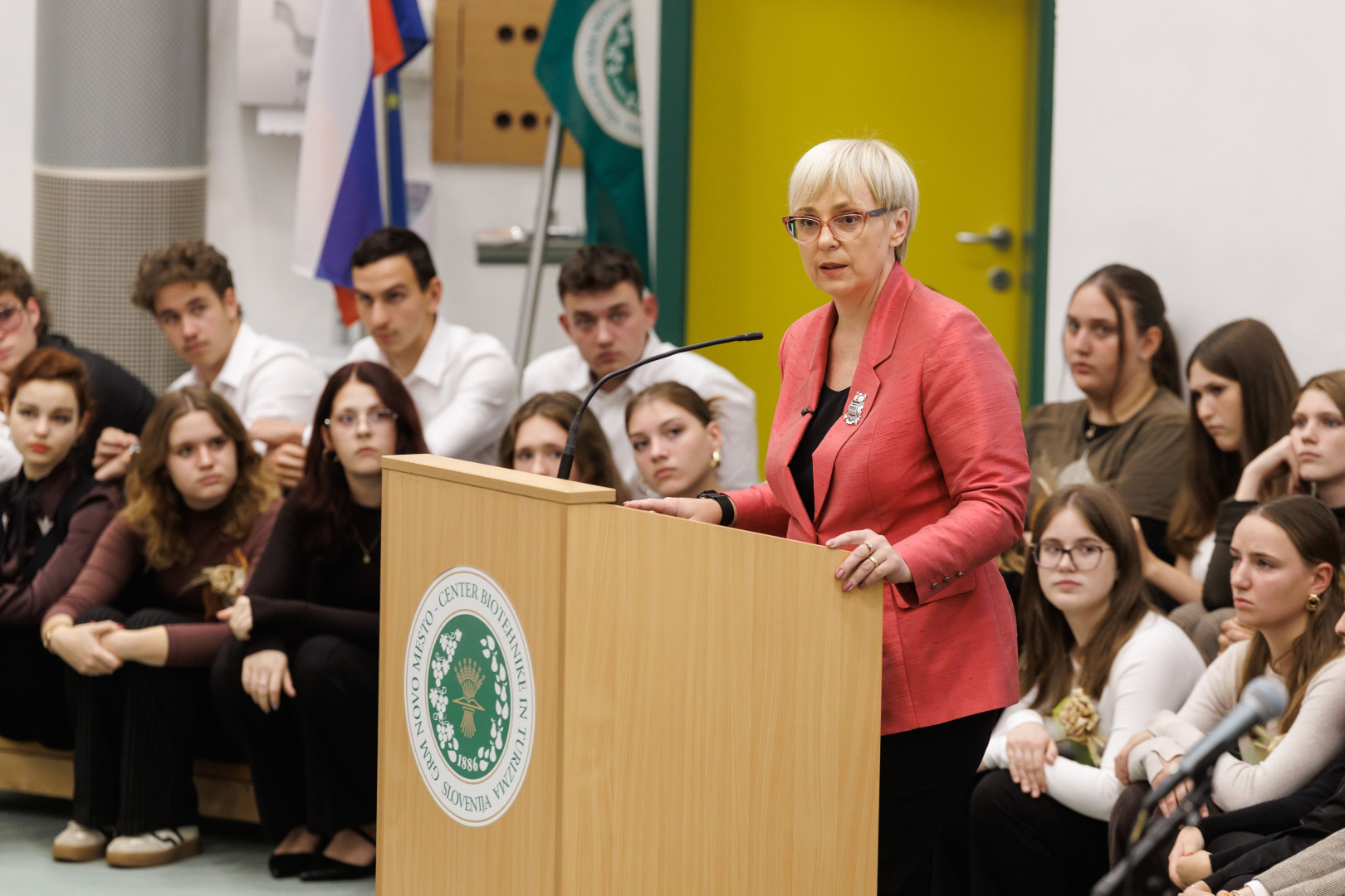 Predsednica republike med govorom. 
