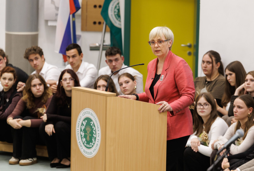 Predsednica republike med govorom. 